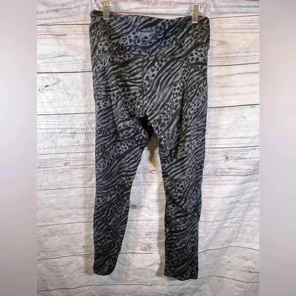 Victoria Secret Pink Leapard Print Leggings - Picture 5 of 5